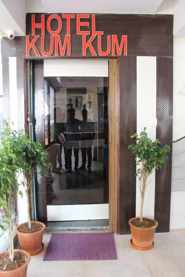 Hotel Kum Kum Adalaj 외부 사진